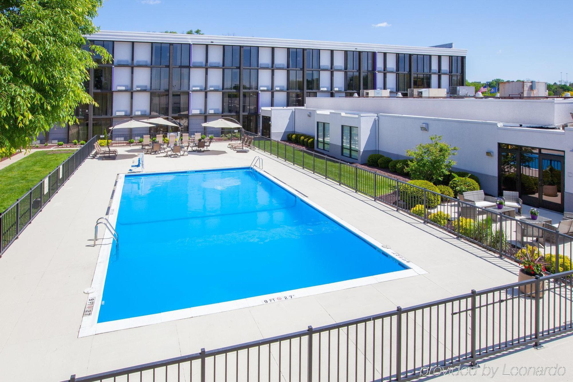 Plaza Hotel Crafton