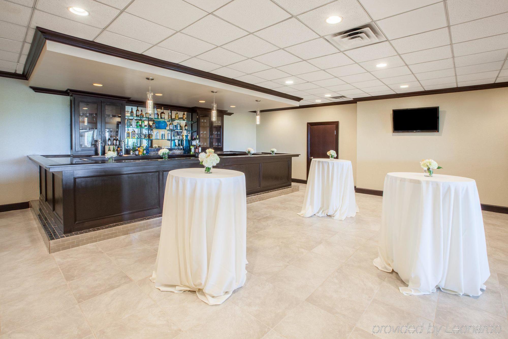 Plaza Hotel Crafton